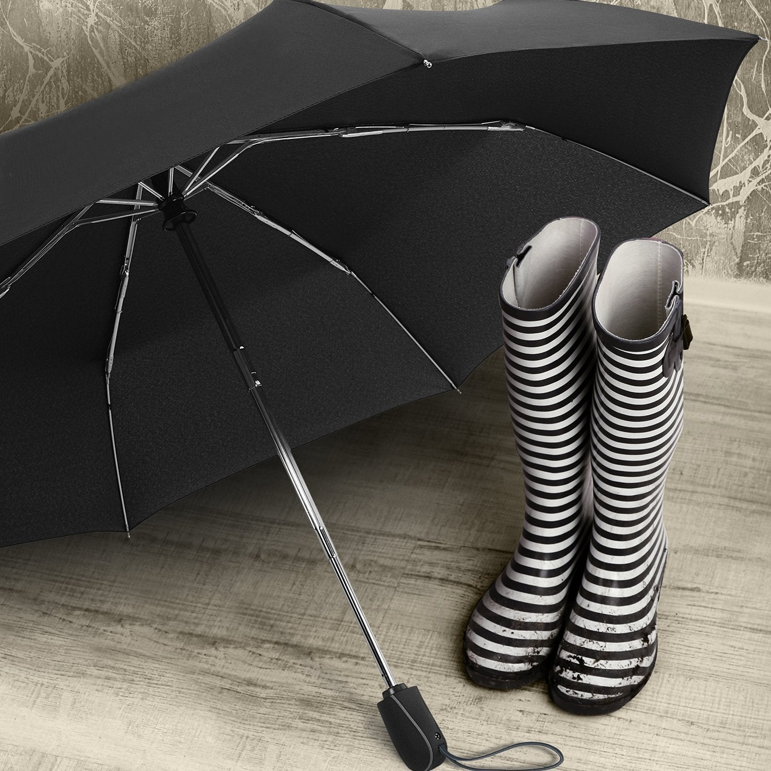 SWISS PEAK®️ TRAVELLER Premium Compact Umbrella With Wind Proof Fibreglass Frame - SMART Automatic Open & Close Push Button Technology